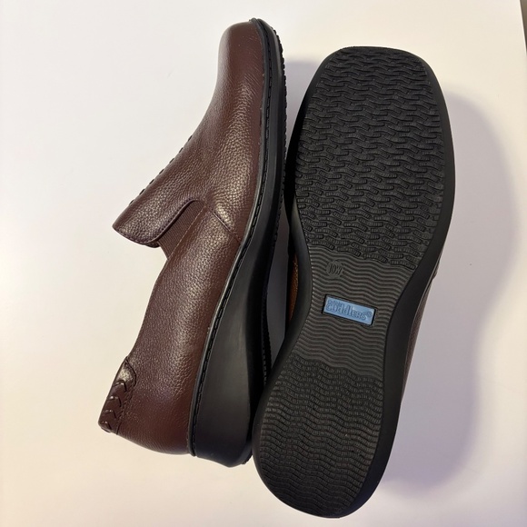 Cobbie Cuddlers Leather Slip On Clogs Moccasins Brown Womens Shoe Size 10 W NWT - Picture 4 of 4